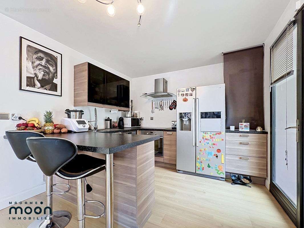A Vendre - T4 Duplex 75m² avec terrasse et Garage Secteur Perron - photo 7
