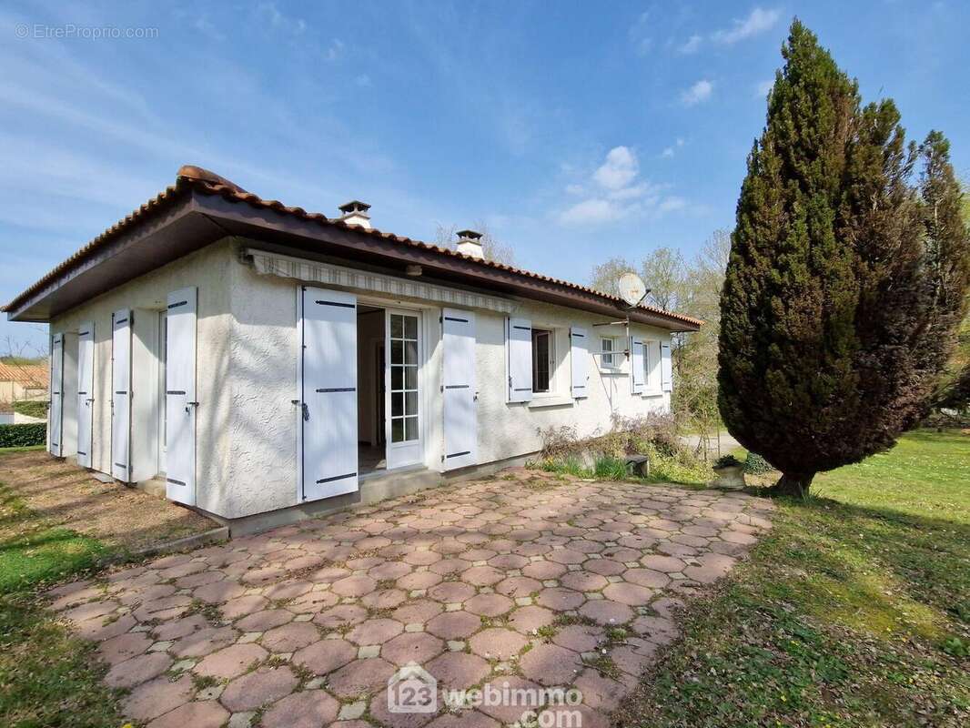 Maison à VENANSAULT