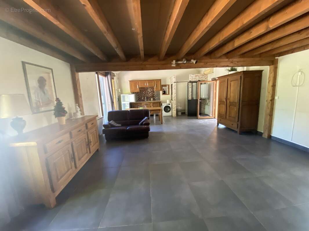 Maison à 89270 Vermenton, France