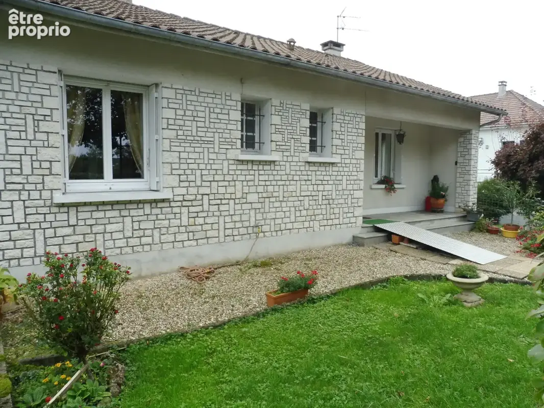 Riberac proche commerces - photo 7