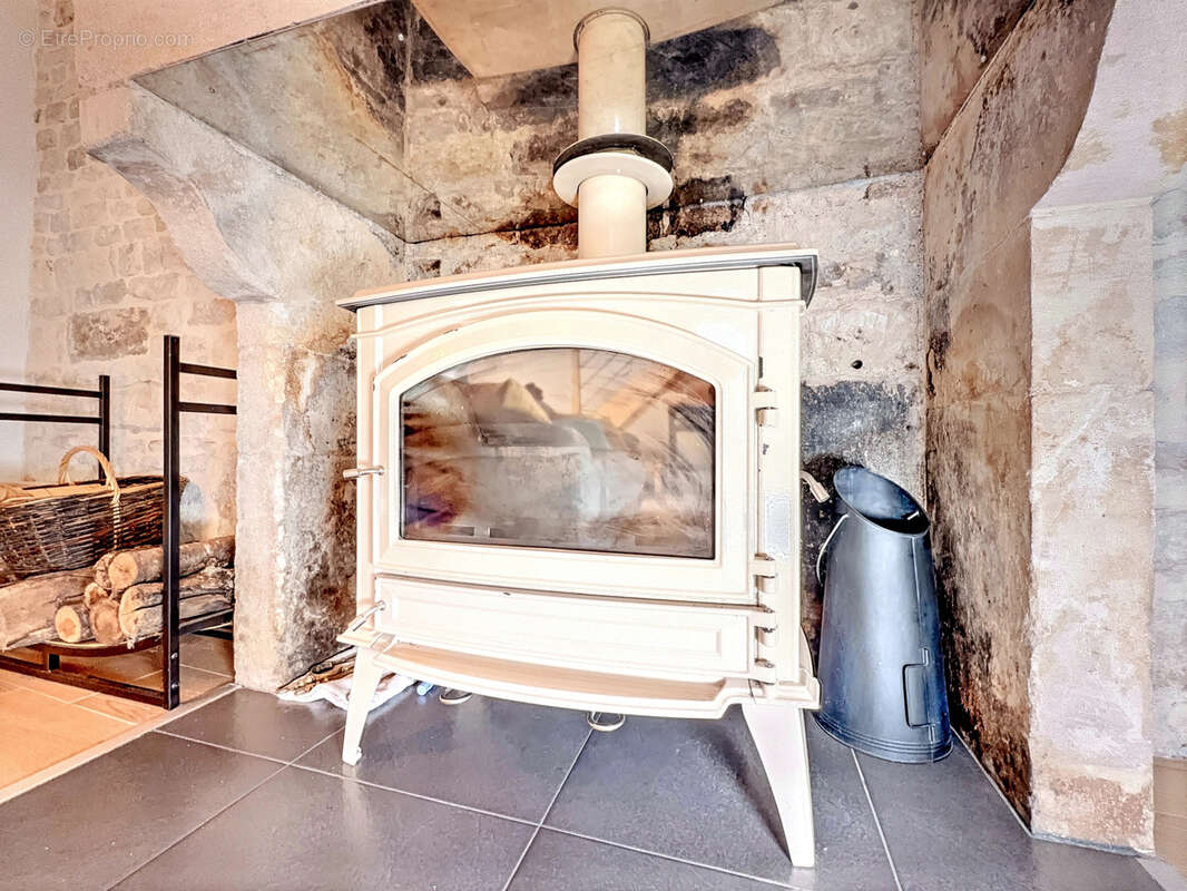 Maison à COULONGES-SUR-L&#039;AUTIZE