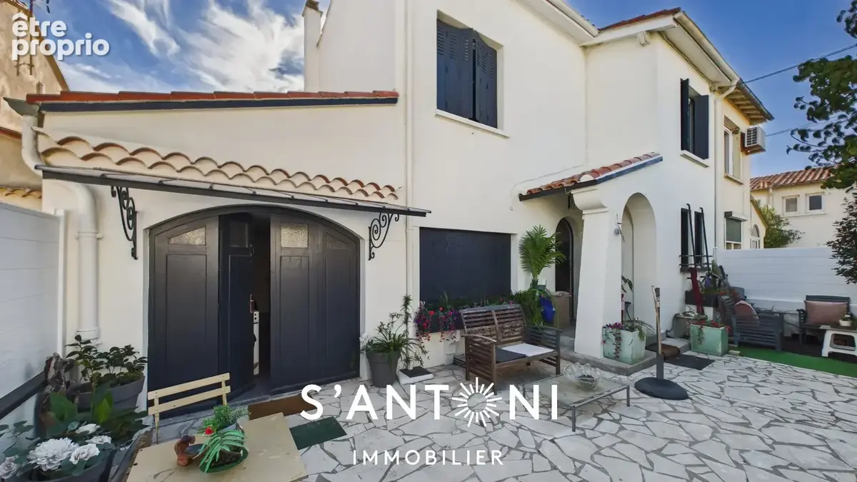 Agde  maison familiale de 102 m² avec véranda, piscine et garage - photo 1