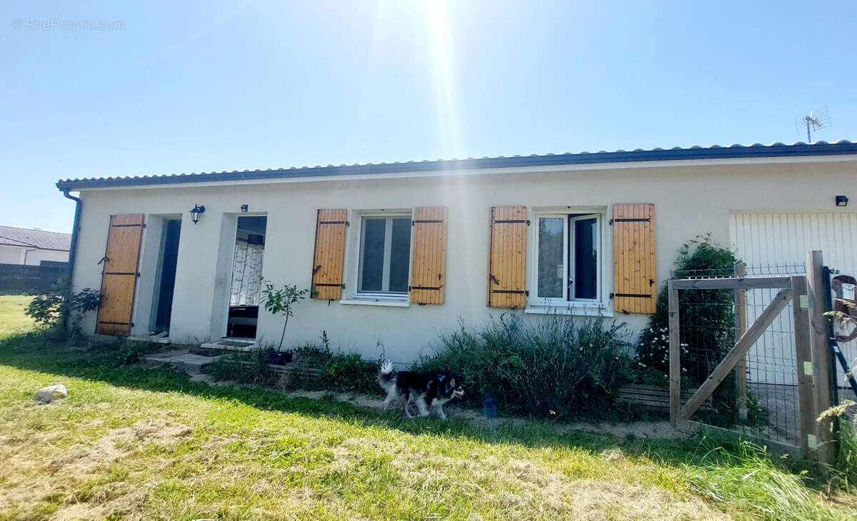 Maison de 2022 de 80 m2 avec garage sur 1631 m2 - photo 2
