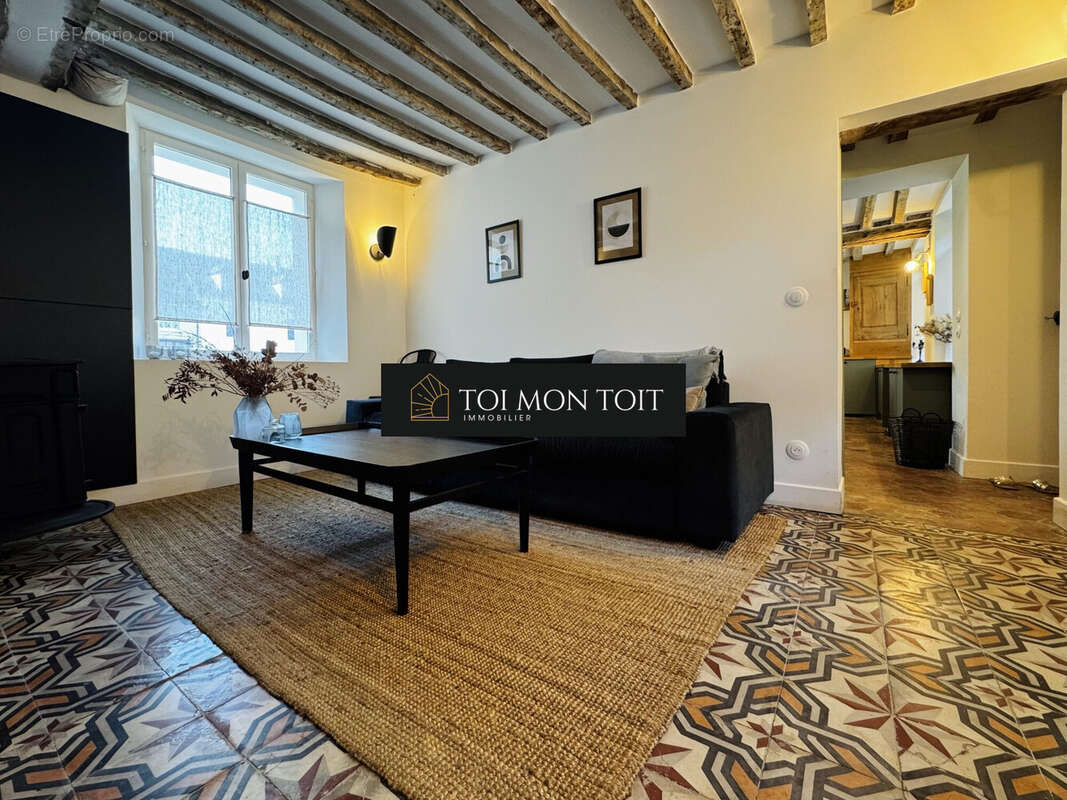 Maison à VER-SUR-LAUNETTE