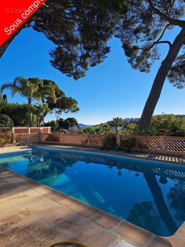 Maison à CARQUEIRANNE