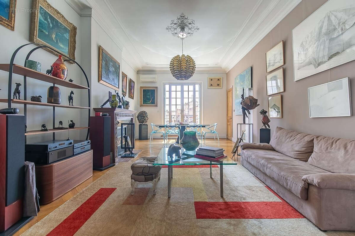 Appartement à MARSEILLE-6E