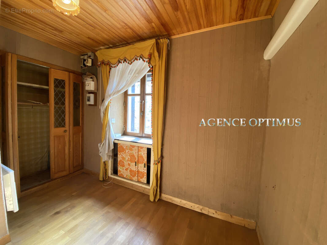 MAISON ANCIENNE A RAFRAICHIR - 104m2 de plain-pied avec dépendances - photo 10