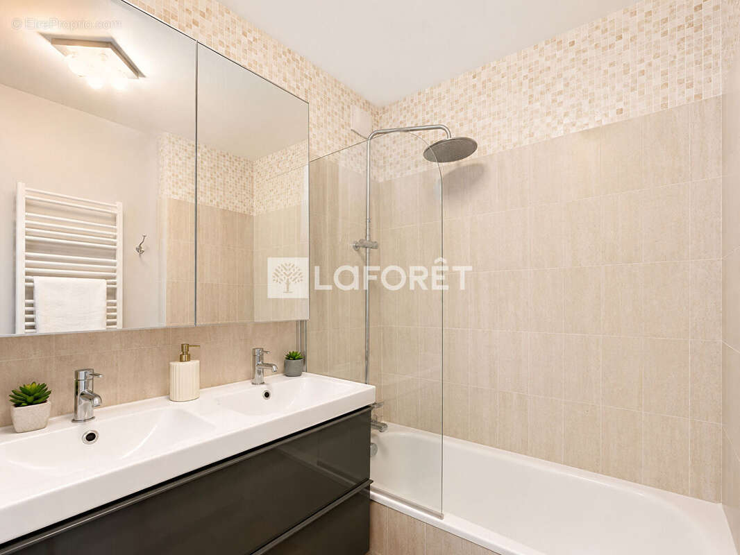 Appartement à SURESNES