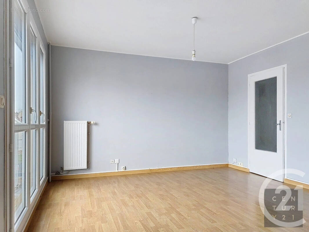 Appartement à SAINT-JULIEN-LES-VILLAS