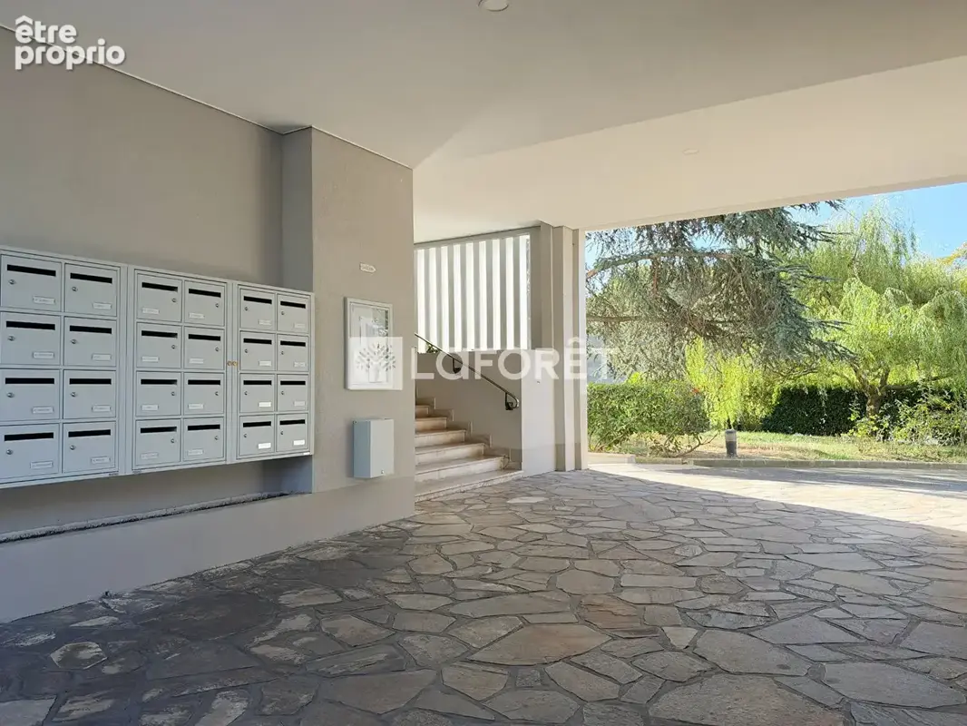 3 pièces traversant de 66m² avec balcon, parking et cave - photo 13