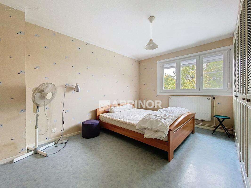 Maison à NEUVILLE-EN-FERRAIN