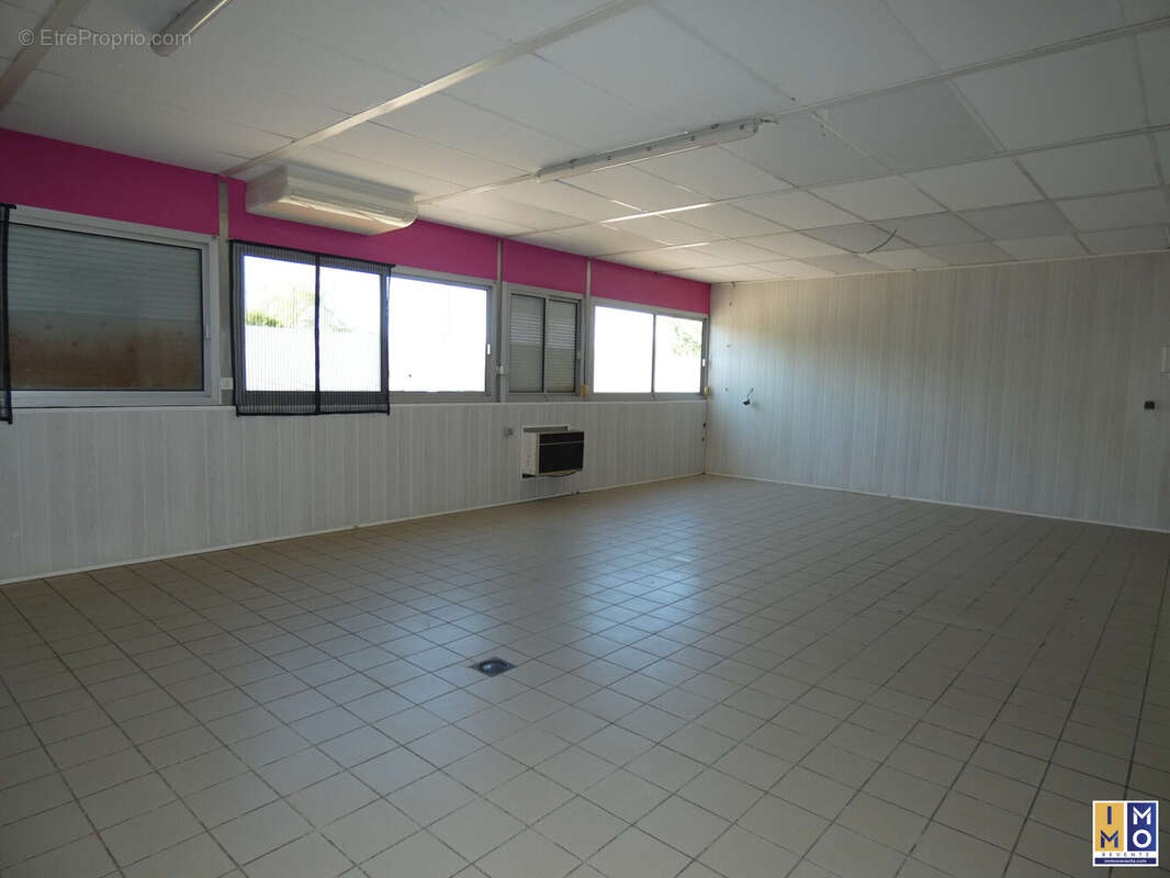 Commerce à VIGNOUX-SOUS-LES-AIX