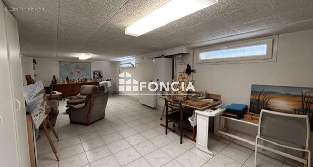 Maison à SAINTE-GENEVIEVE-DES-BOIS