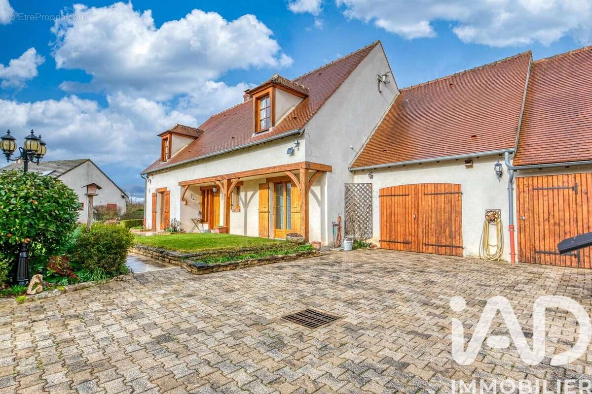 Photo 3 - Maison à GERMIGNY-L'EVEQUE