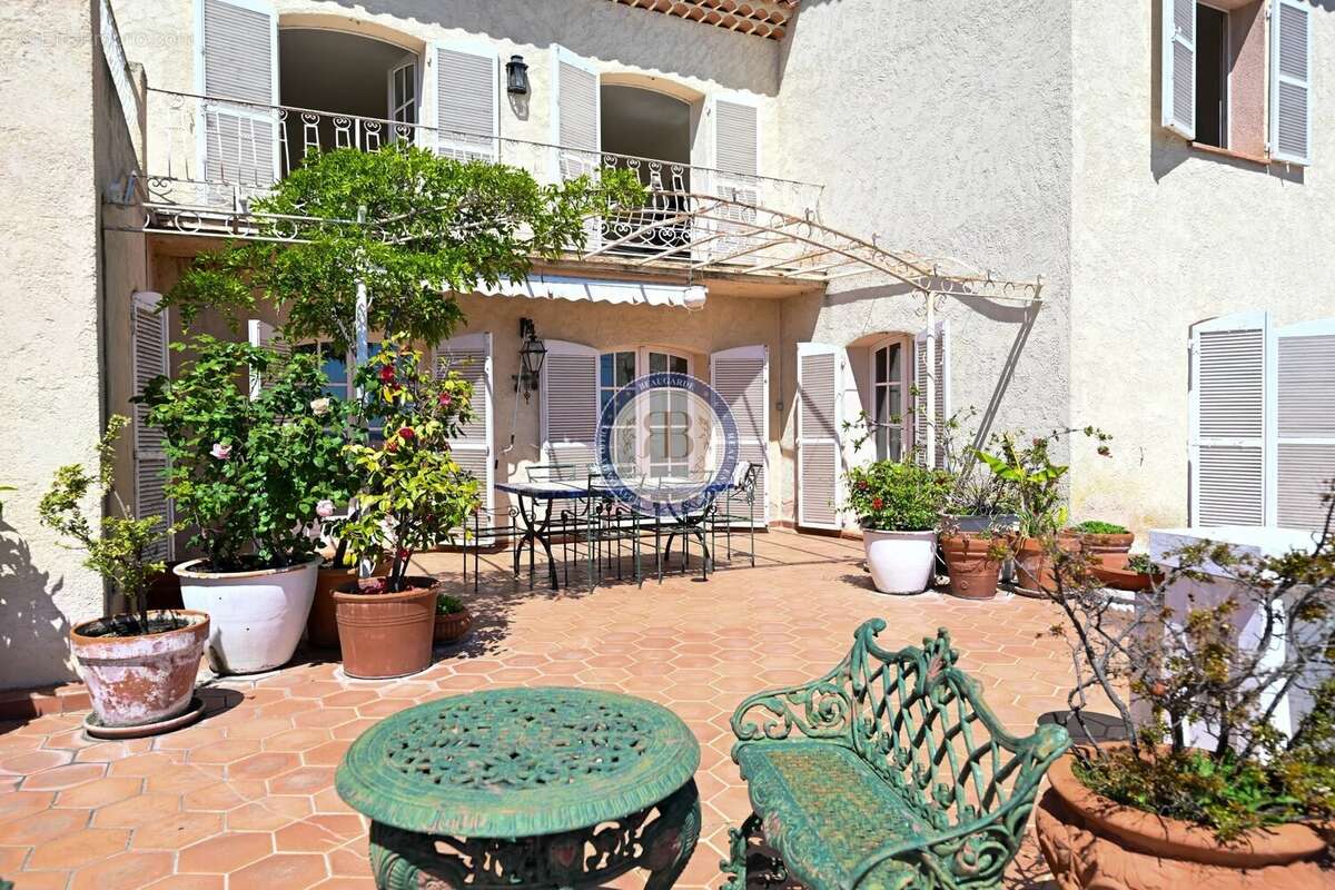 Maison à VALLAURIS