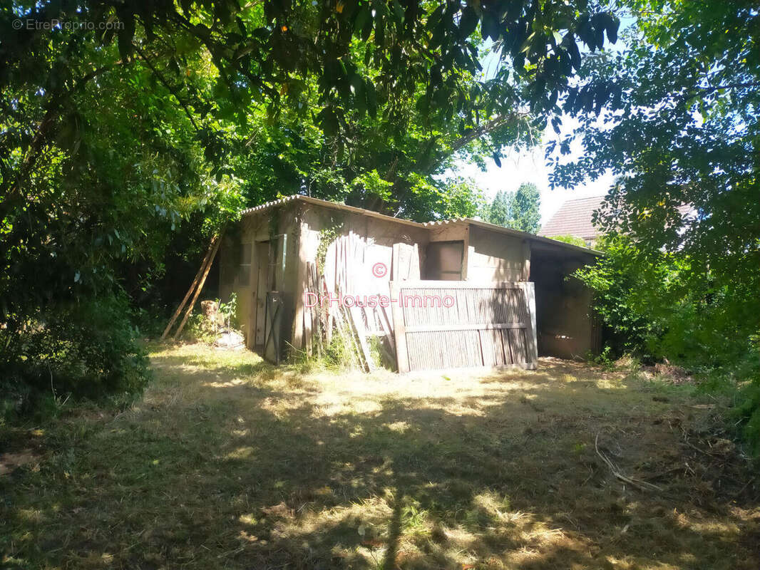 Terrain 1102 m² à Chevannes  - photo 2