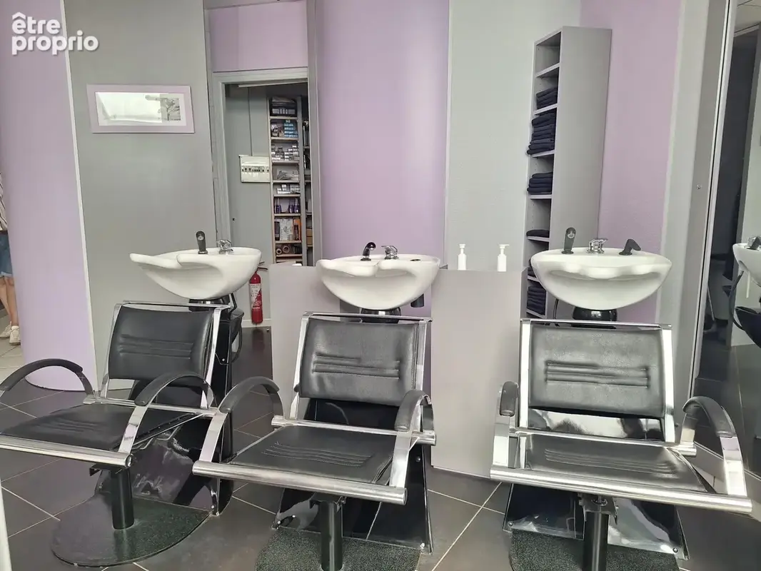 Fonds de commerce Salon de Coiffure à SAINT HILAIRE DU HARCOUET (50) - photo 2