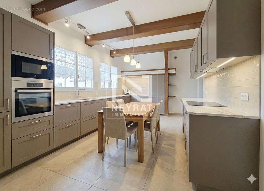 Maison à CHAMPFORGEUIL