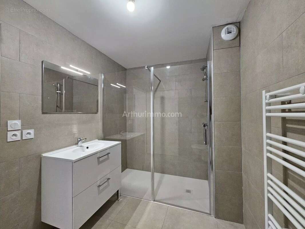Appartement à MORESTEL