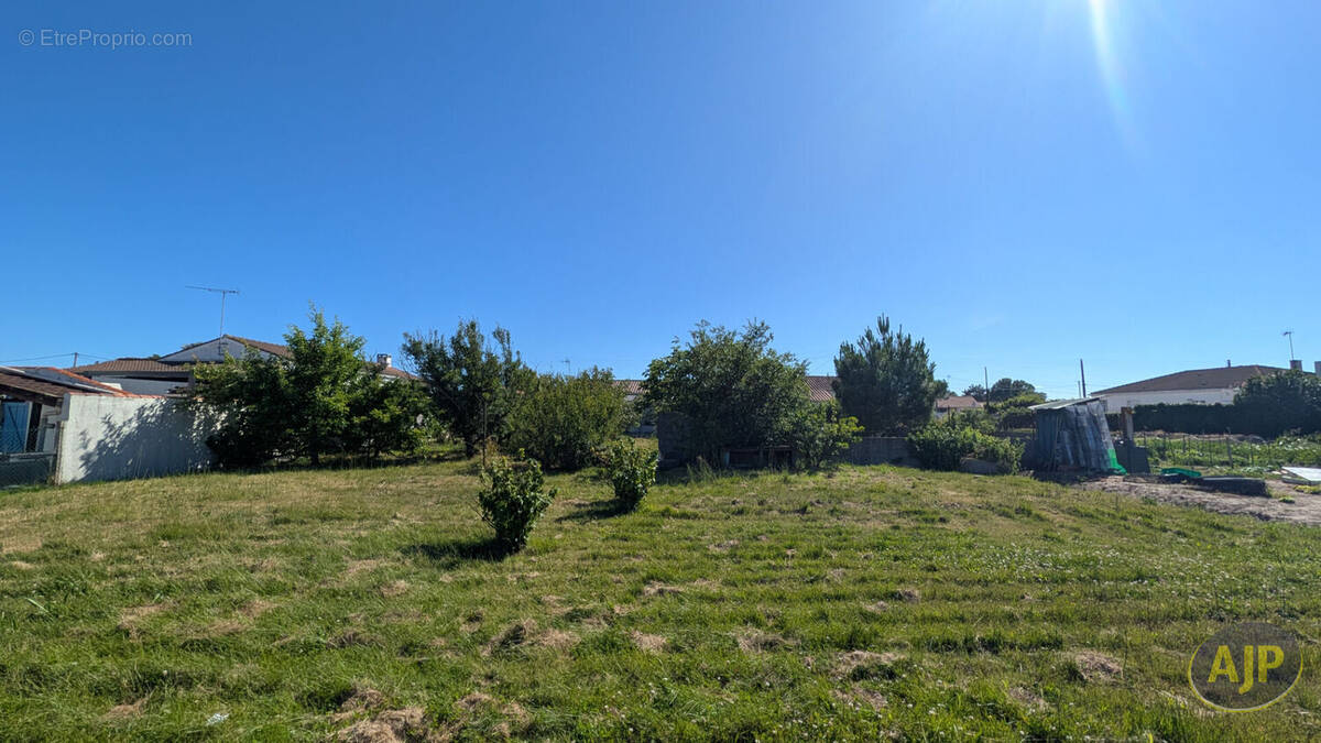 Terrain à L'AIGUILLON-SUR-MER