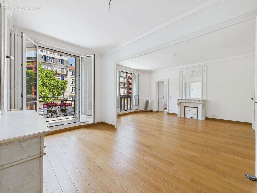 Appartement à PARIS-14E