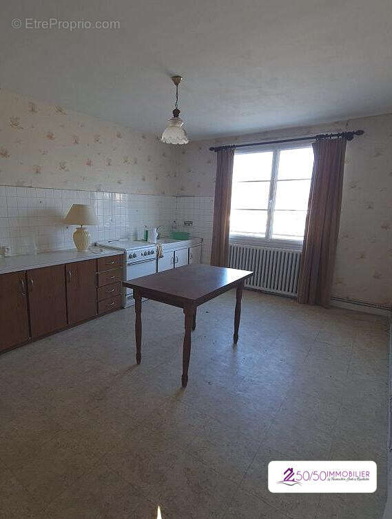 Commerce à PLOUIGNEAU