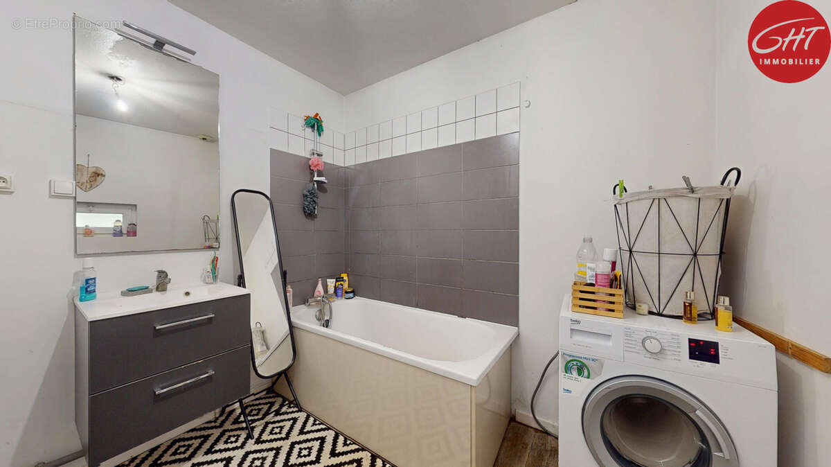 Appartement à HYEVRE-PAROISSE