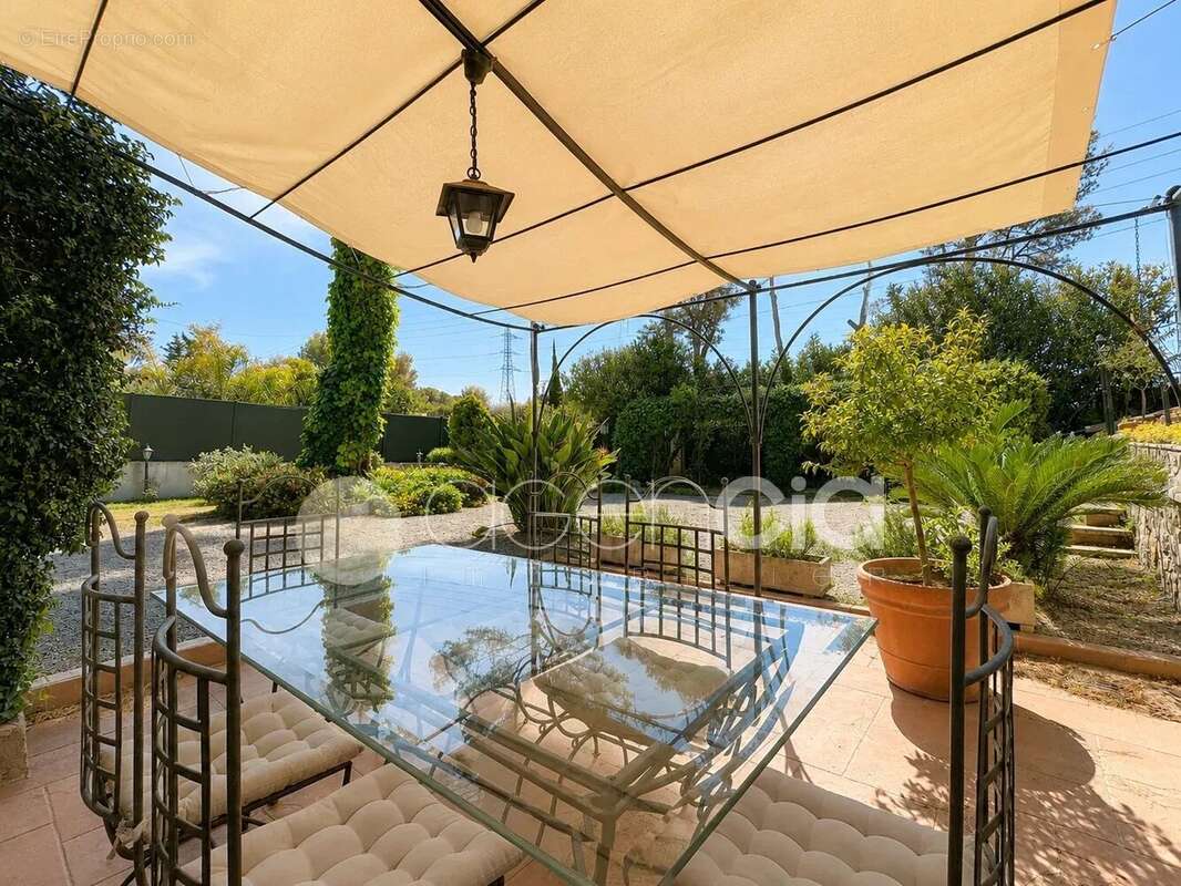 Maison à MOUGINS