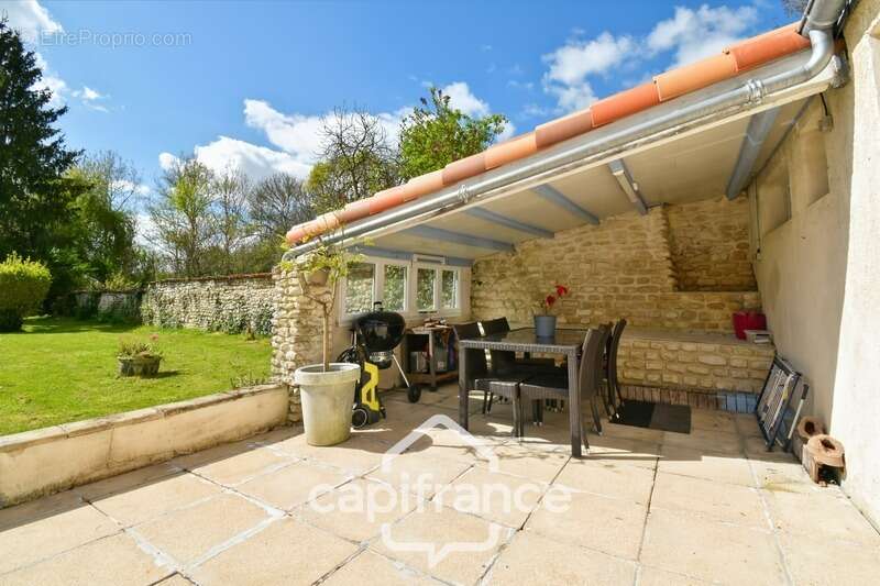 Maison à vendre 5 pièces TORXE (17) avec jardin clos de 1000m², garage et atelier - photo 4