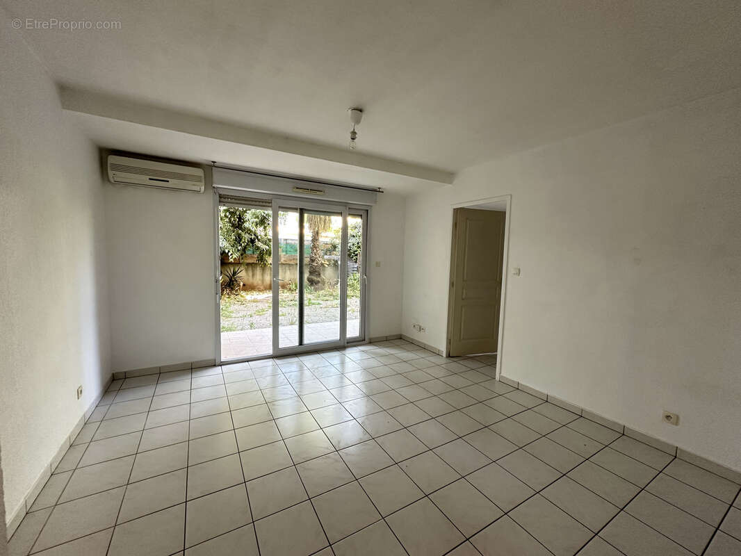 Appartement à SOLLIES-PONT