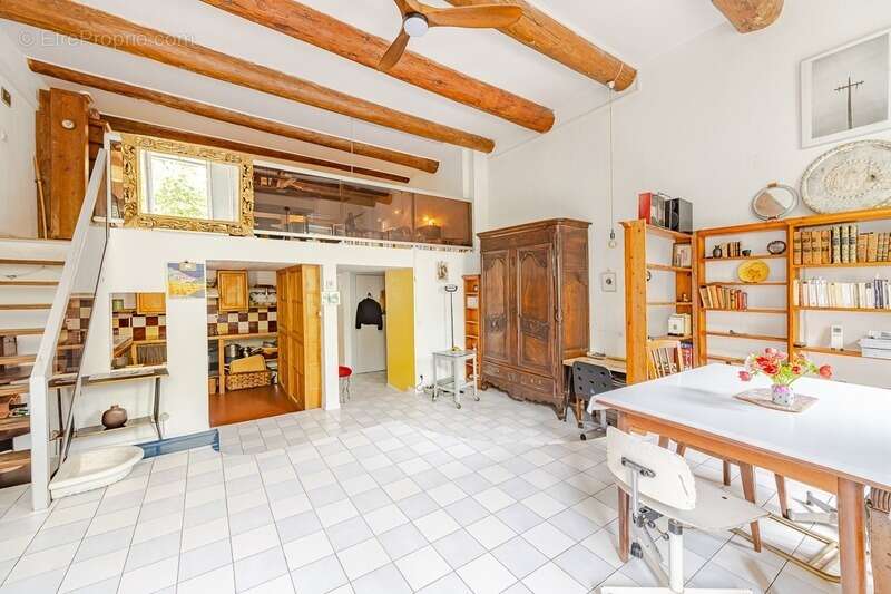 Marseille 1er – Place aux Huiles- Appartement de caractère de 111 m² au cœur du Vieux-Port - photo 5