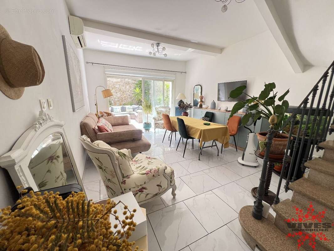 Maison à NISSAN-LEZ-ENSERUNE