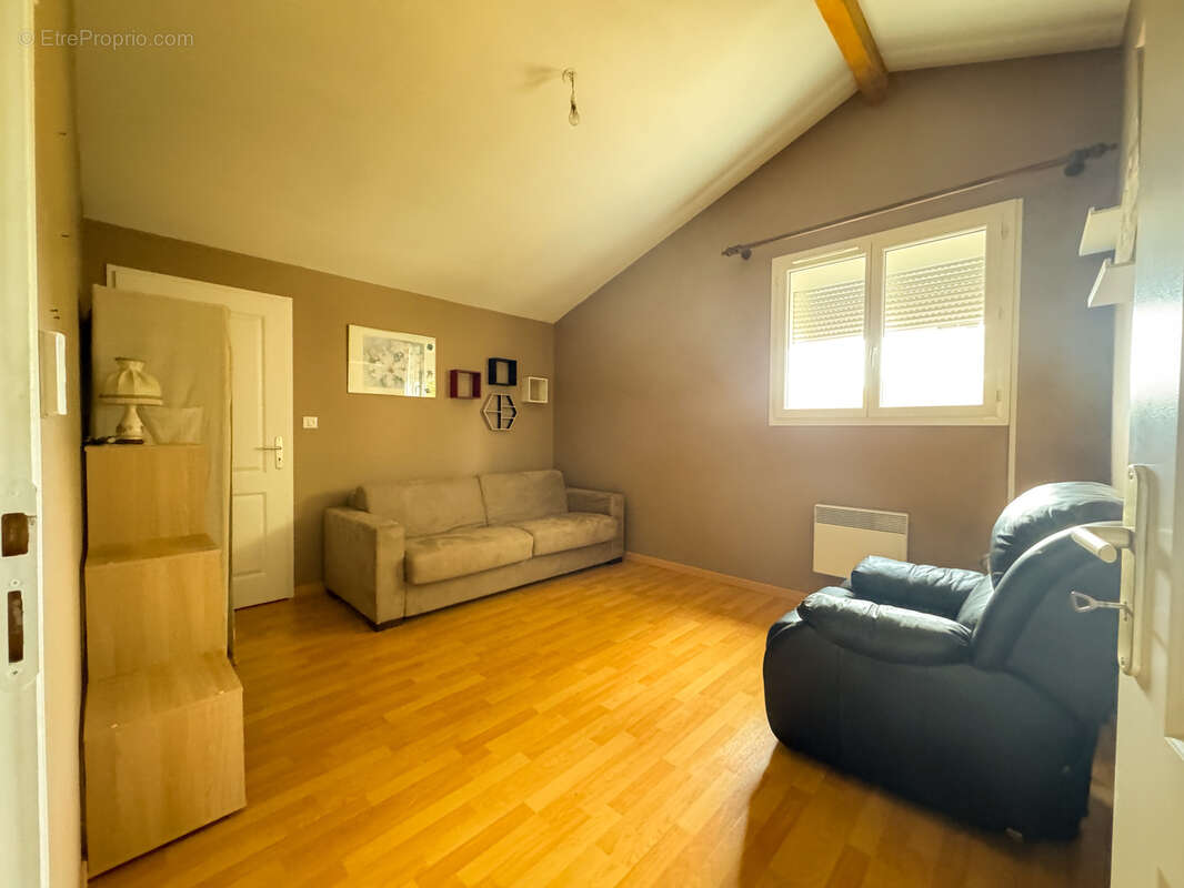 Maison à SAINT-JULIEN-EN-BORN