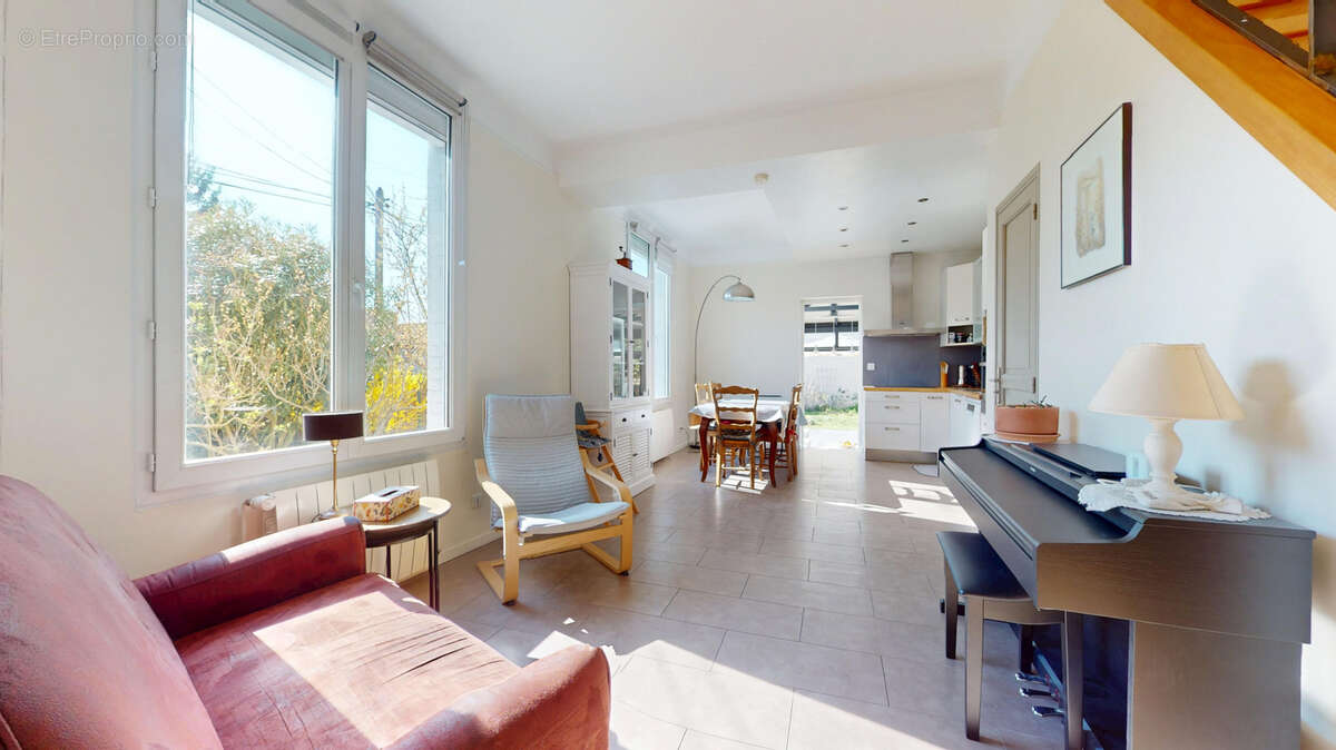 Maison à MONTIGNY-LES-CORMEILLES