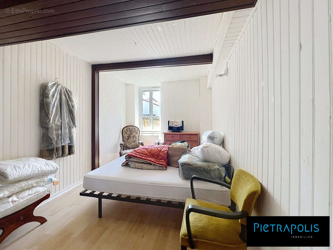 Appartement à GENAY