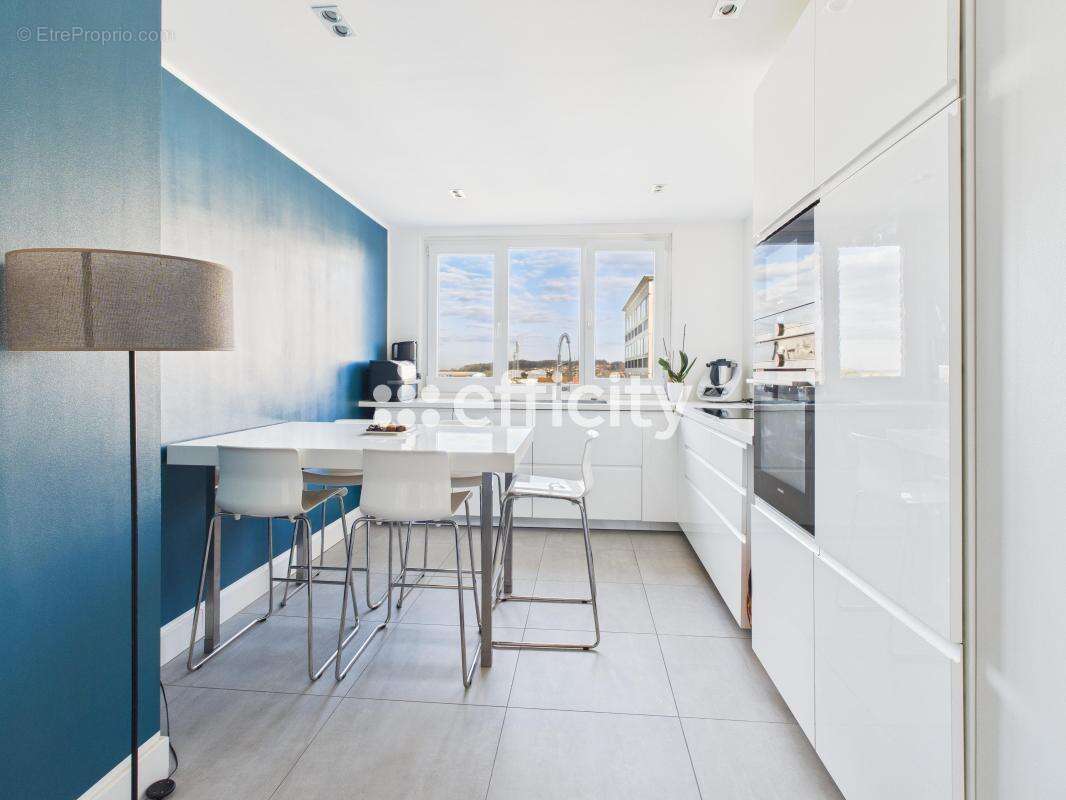 Appartement à RILLIEUX-LA-PAPE