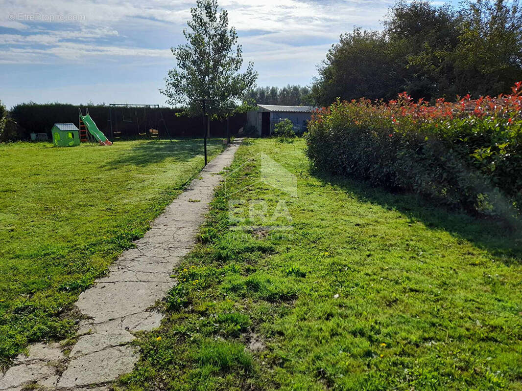 Maison à COUCY-LE-CHATEAU-AUFFRIQUE
