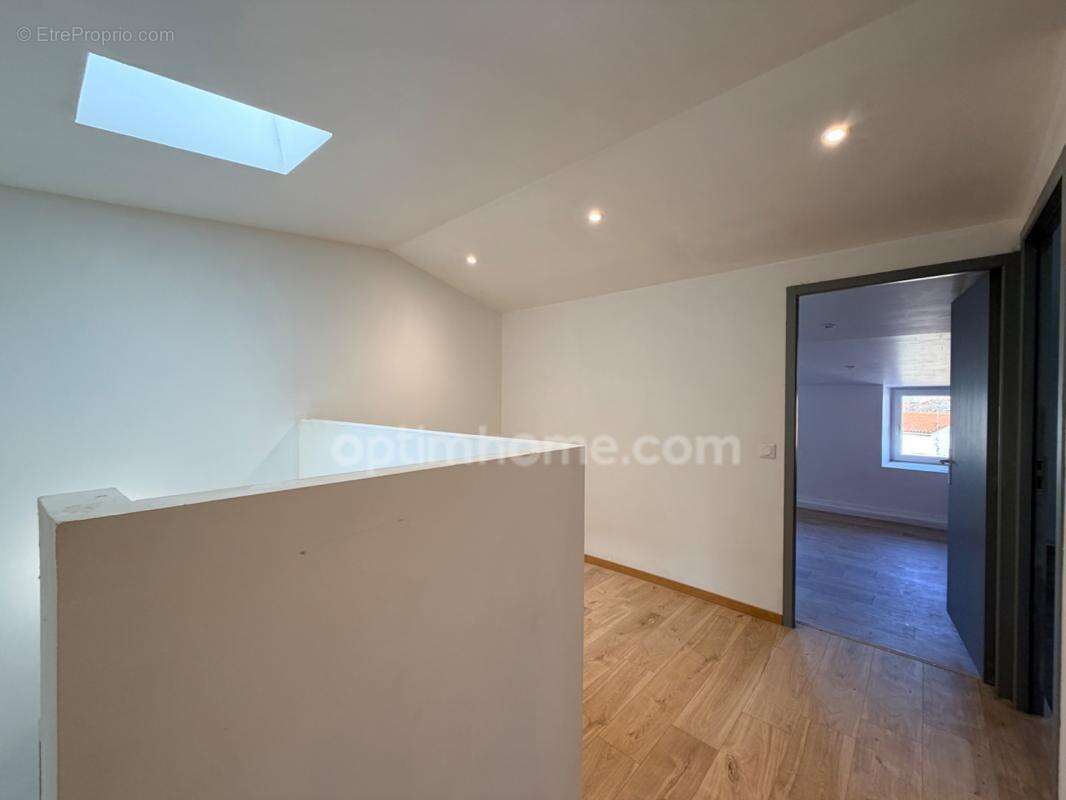 Immeuble de rapport clé en main en plein centre de marans  17230 - photo 17