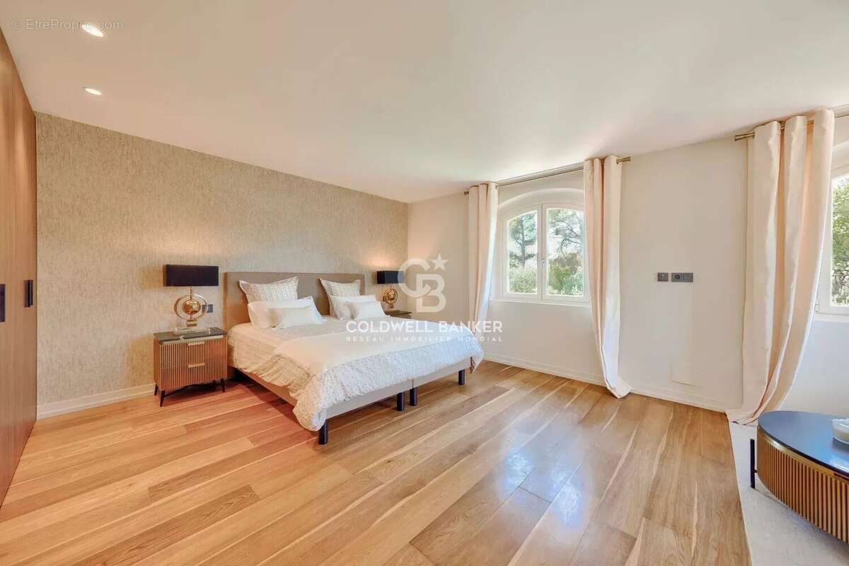 Maison à MOUGINS