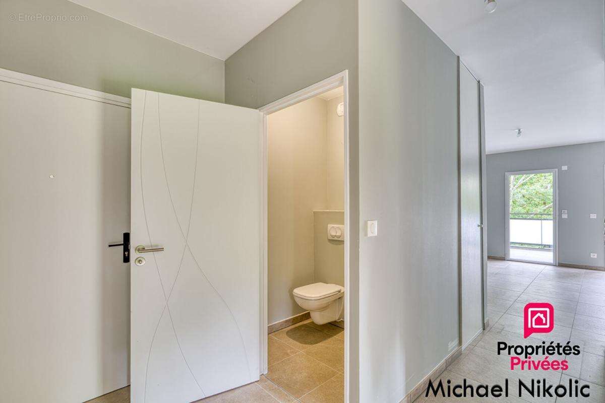 Appartement à CHARBONNIERES-LES-BAINS