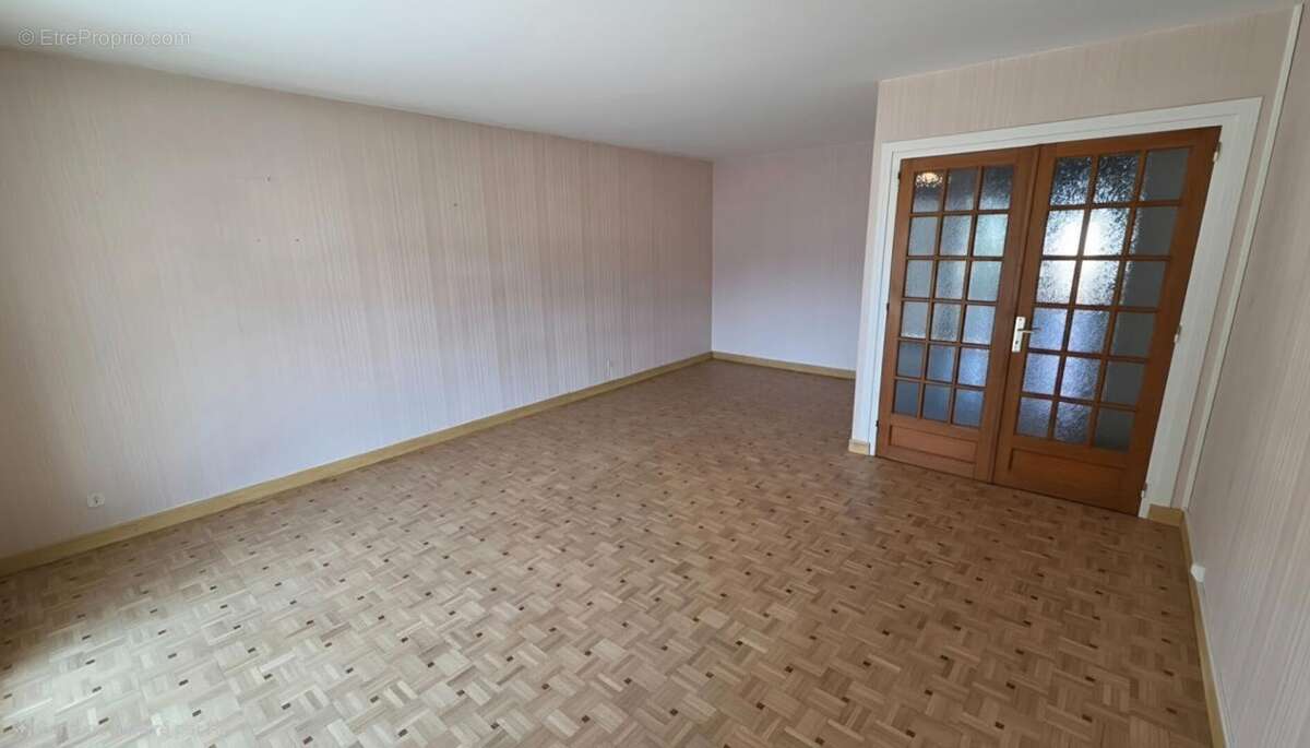 Aix les Bains Centre-ville Superbe Appartement T4 avec fort potentiel - photo 5