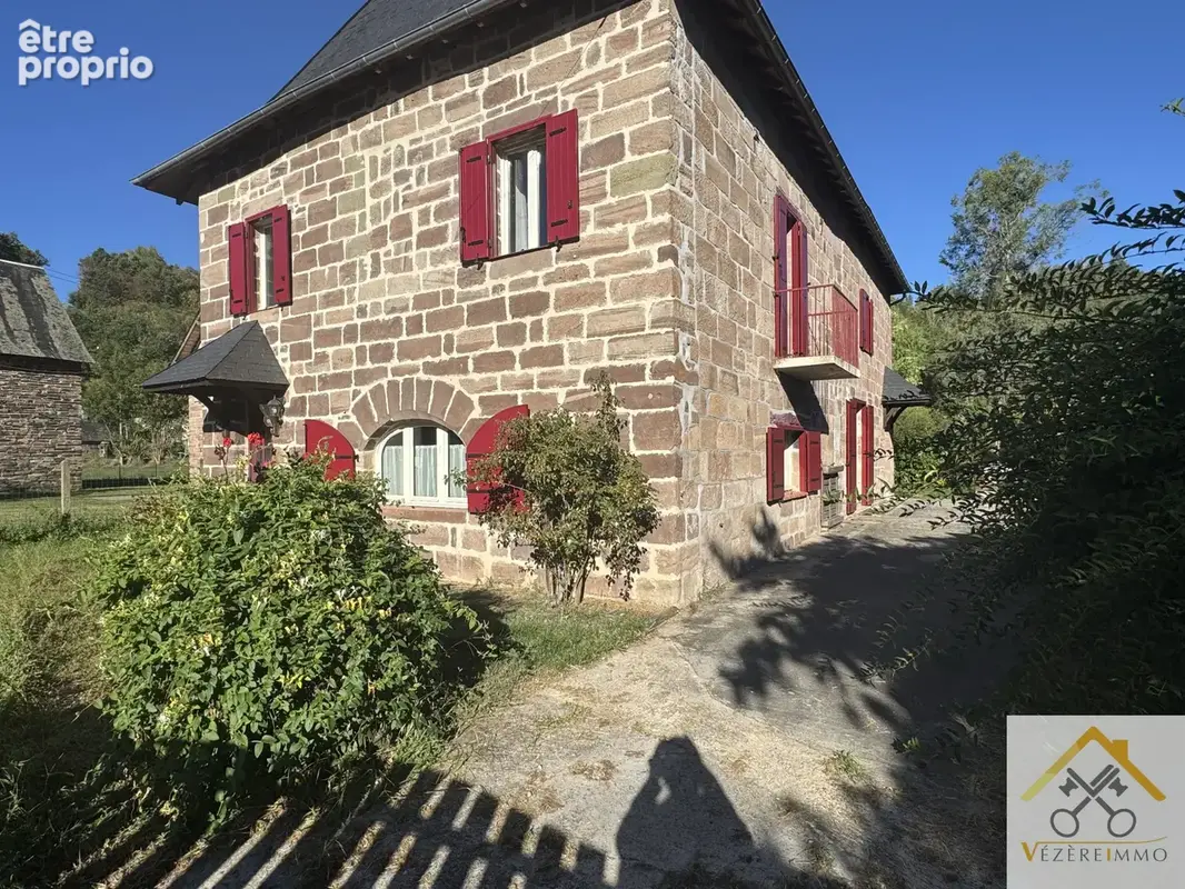 Maison en pierres 180 m2 à Saint Viance - photo 3