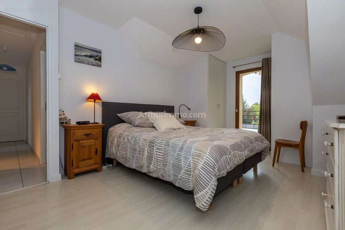 Maison à VEZERONCE-CURTIN