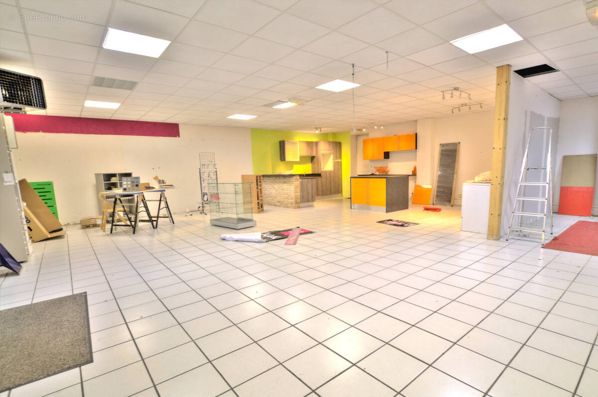 Commerce à BAGNERES-DE-LUCHON