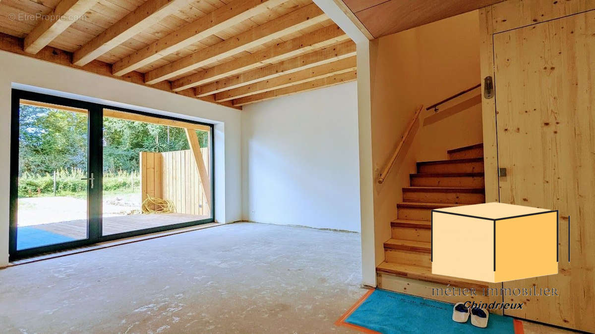 Appartement à CEYZERIEU