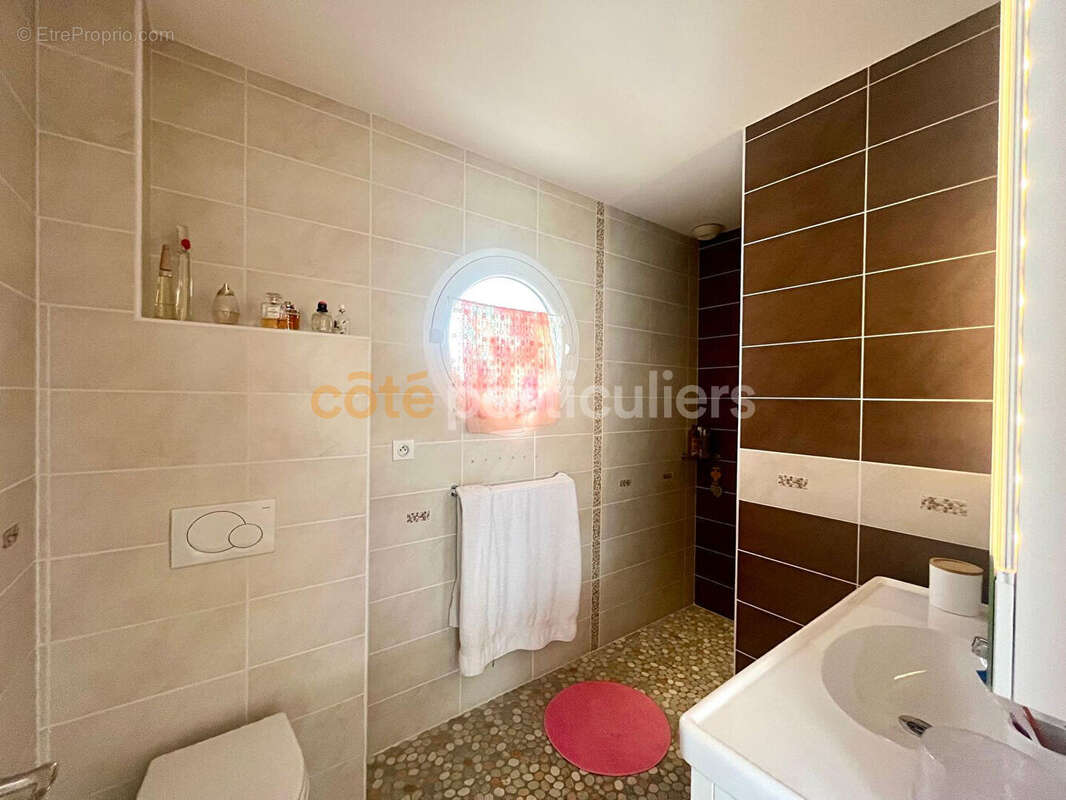 Maison de plain-pied  pas de l'océan Meschers-sur-Gironde - photo 10