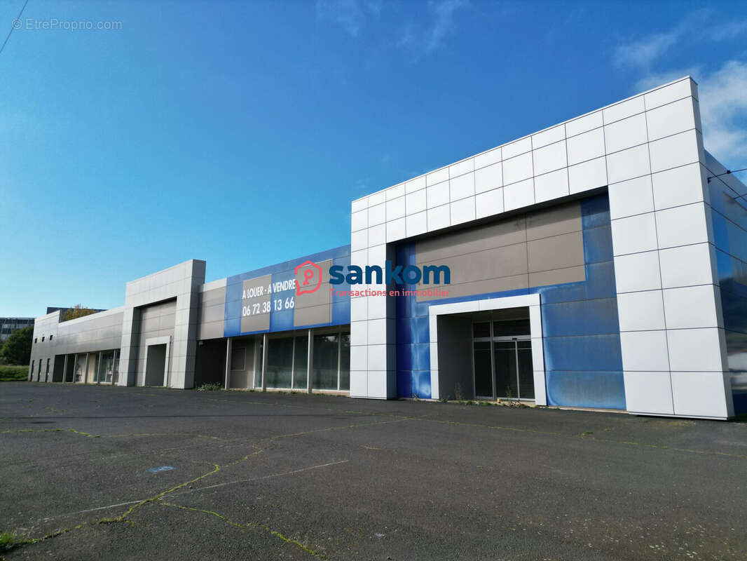 Commerce 853 m² à Solignac-Sur-Loire  - photo 3