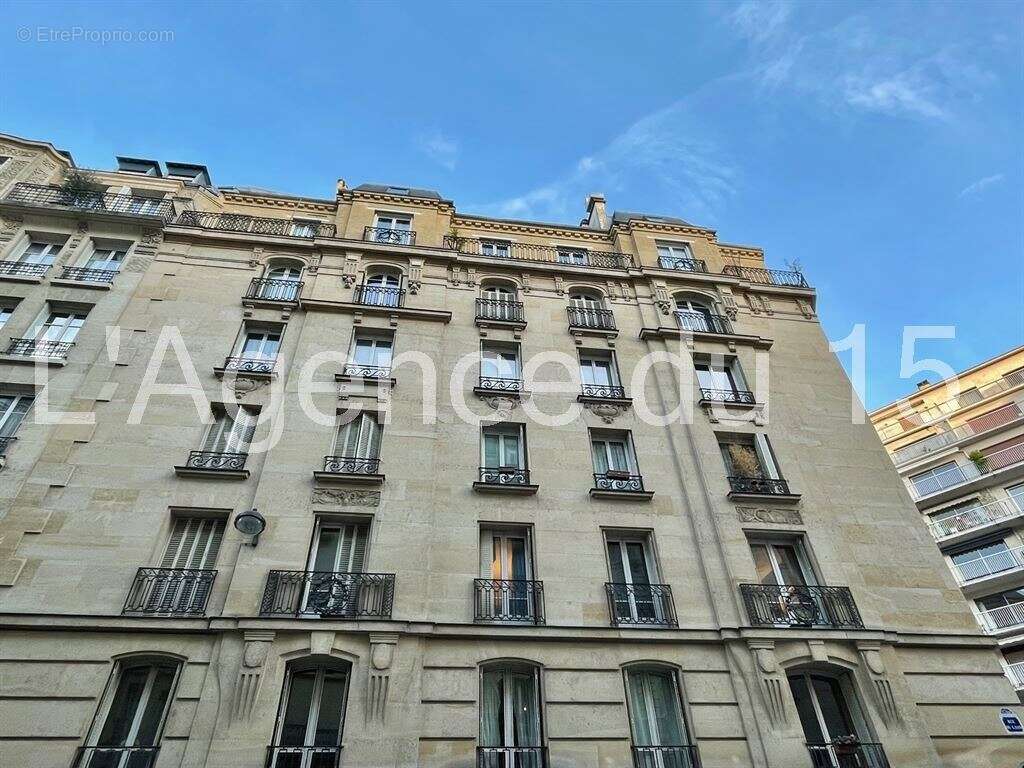 Appartement à PARIS-15E