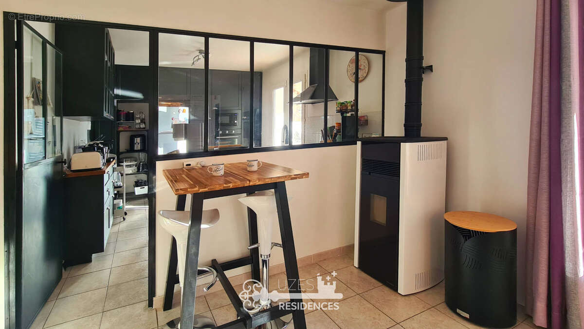 Maison à MONTAREN-ET-SAINT-MEDIERS