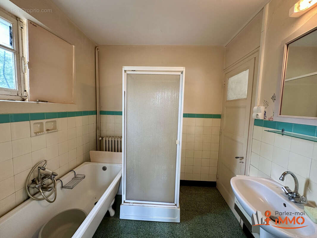 Maison à ANNOISIN-CHATELANS